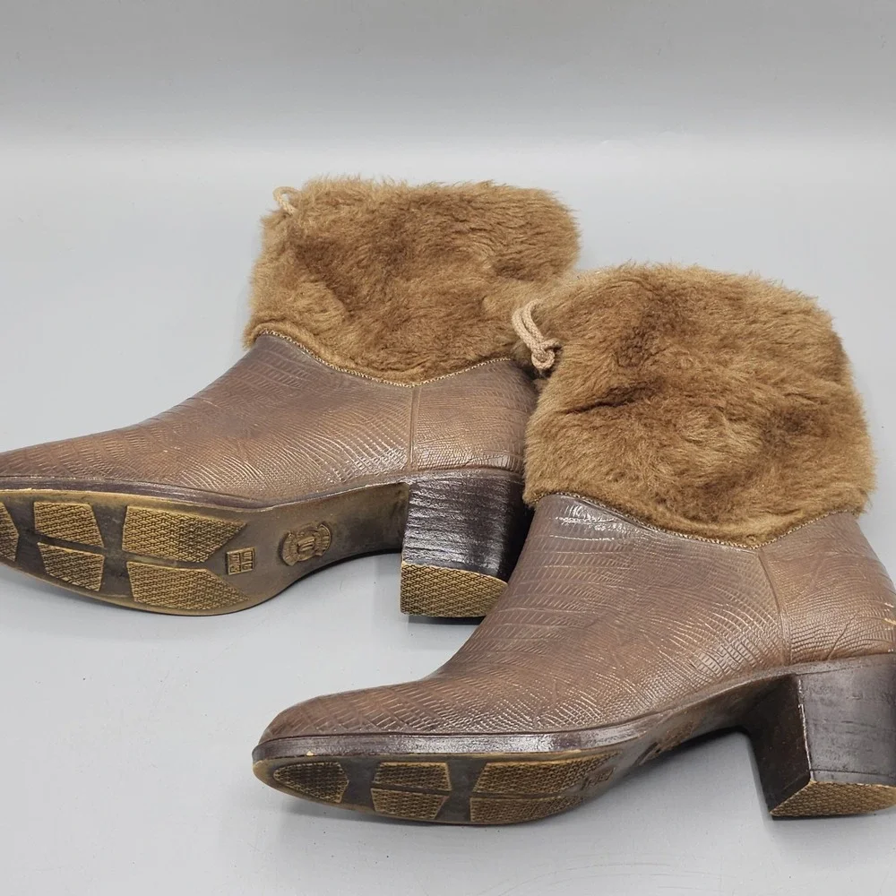 All Man Made Matl Moulded Block Heels Boots Sz 10 Faux Croc Leather Made USA